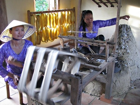 Các nghệ nhân làng lụa xứ Quảng nay vẫn giữ nghề truyền thống