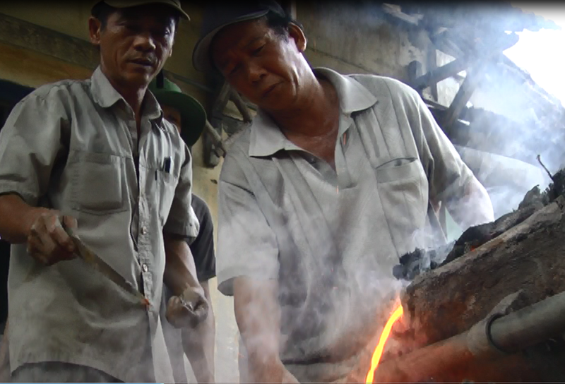 Kỳ 2: Làng đúc đồng Phước Kiều - 1 Làng đúc đồng Phước Kiều vẫn đỏ lửa từ hơn 400 năm nay