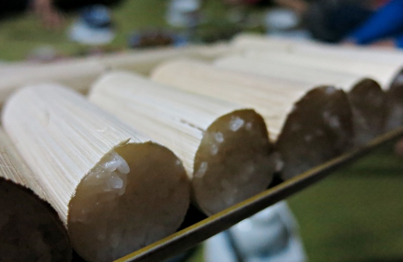 Hạt cơm dẻo tăng tinh nấu từ gáo lúa thơm đặc biệt của đồng bào