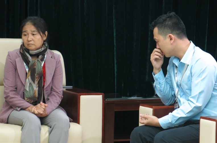 
Trong niềm vui an cư, lạc nghiệp hôm nay, thân nhân Liệt sĩ Vũ Phi Trừ tưởng nhớ người chồng, người cha đã anh dũng hy sinh vì Tổ quốc
