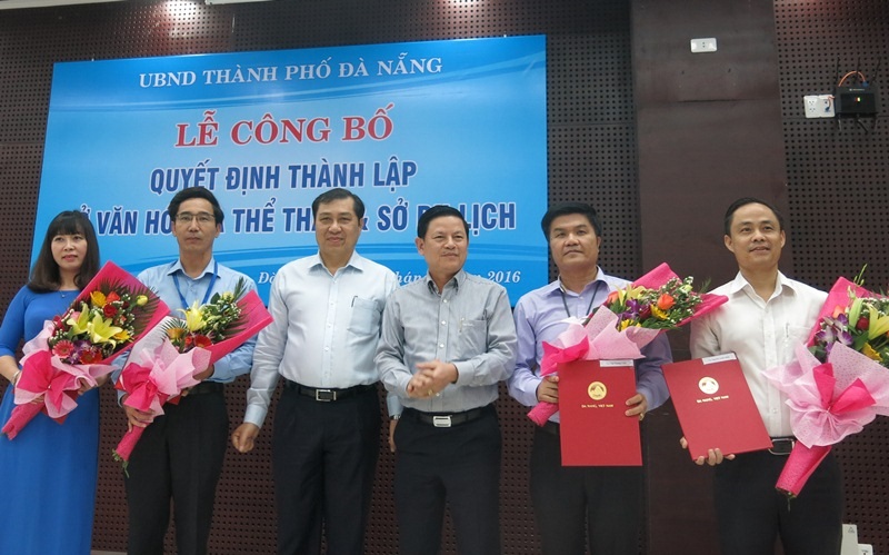 Chủ tịch UBND TP Huỳnh Đức Thơ trao quyết định bổ nhiệm nhân sự lãnh đạo Sở Du lịch Đà Nẵng