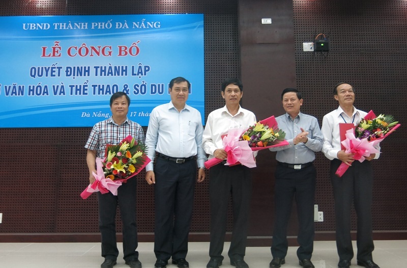 Chủ tịch UBND TP Huỳnh Đức Thơ trao quyết định bổ nhiệm nhân sự lãnh đạo Sở Văn hóa - Thể thao Đà Nẵng