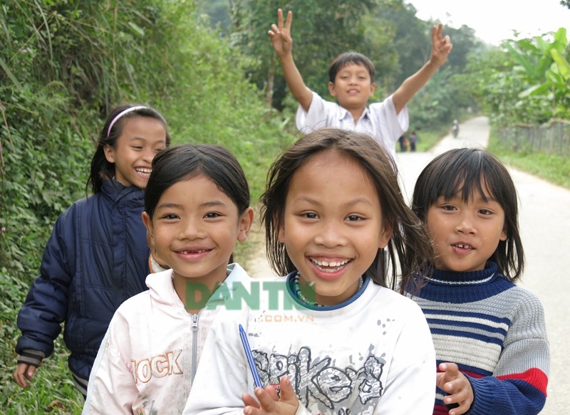 Hồn nhiên trẻ em vùng cao - 10