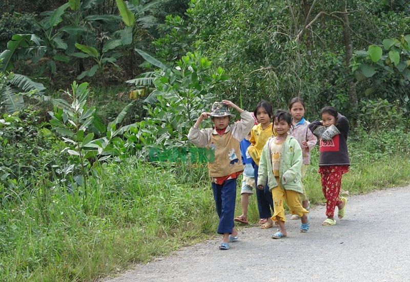 Hồn nhiên trẻ em vùng cao - 7