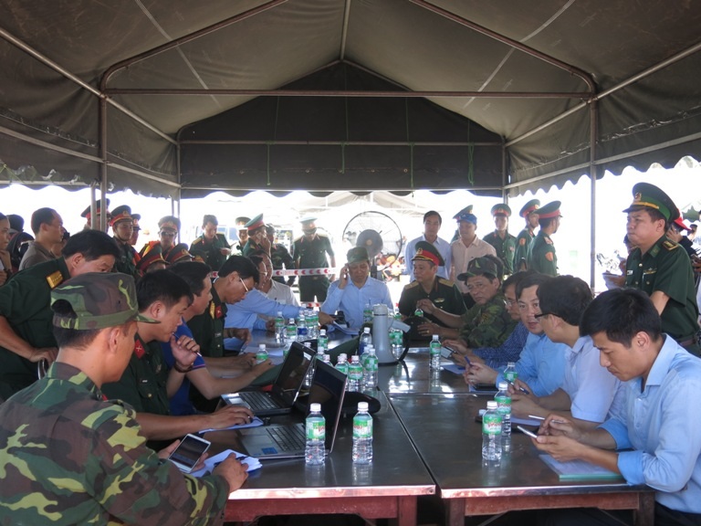 Sở chỉ huy thống nhất tìm kiếm cứu nạn được thành lập ngay tại bên du thuyền đoạn gần tàu gặp nạn