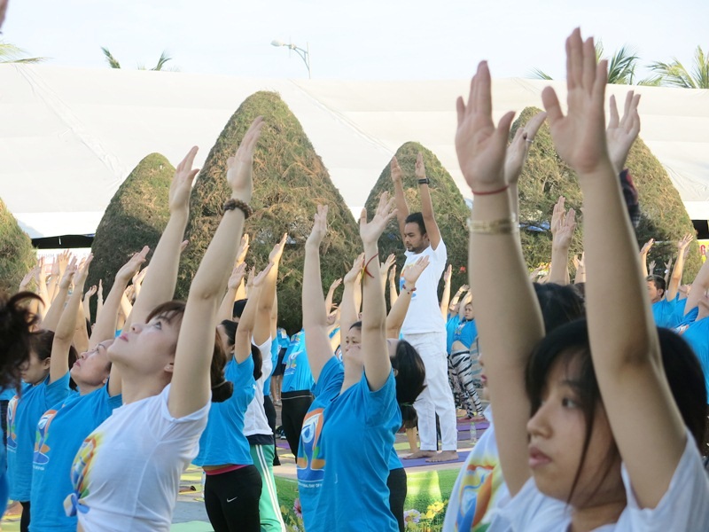 Màn đồng diễn Yoga thu hút nhiều người tham gia nhất từ trước tới nay ngay bãi biển trung tâm Đà Nẵng