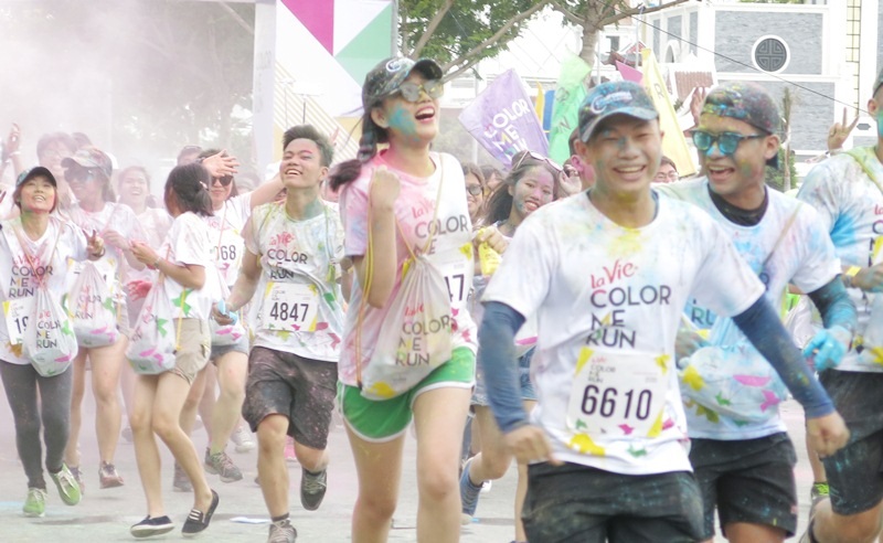 Tưng bừng vui với “Đường chạy sắc màu” ở Đà Nẵng - 7