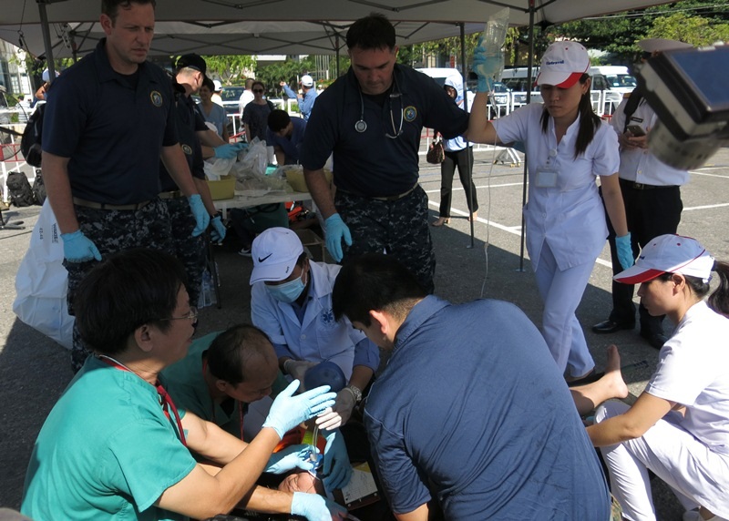 Diễn tập ứng phó thảm họa thiên tai trên sông Hàn - 5