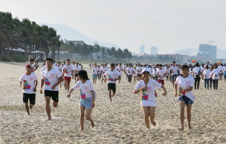 Sôi động “Đôi chân trần trên biển Đà Nẵng 2016” - 5