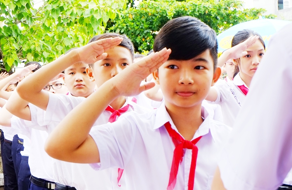 Trang nghiêm lễ chào cờ