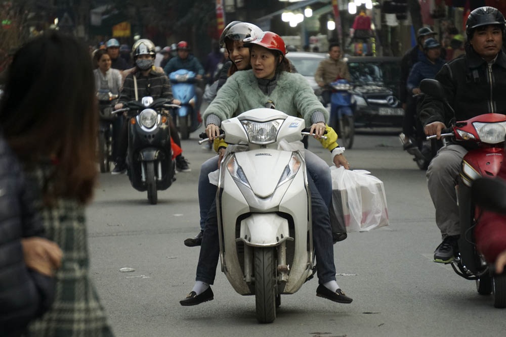 Nặng trĩu những chuyến xe cuối năm - 7 Nặng trĩu những chuyến xe cuối năm - 7