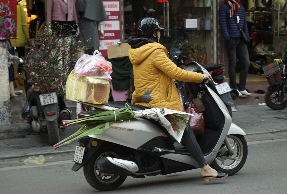 Nặng trĩu những chuyến xe cuối năm - 8 Nặng trĩu những chuyến xe cuối năm - 8