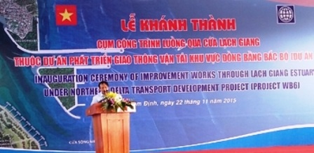 Khánh thành cửa ngõ vận tải ven biển đồng bằng Bắc Bộ - 2 Cụm công trình luồng qua cửa Lạch Giang được ký hợp đồng từ cuối năm 2013, khởi công vào tháng 2 năm 2014.