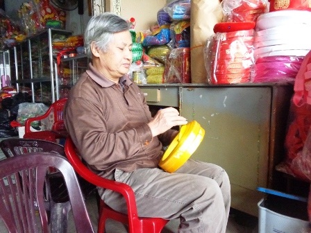 Làm khăn xếp tưởng chừng như rất đơn giản, nhưng lại đòi hỏi nhiều kinh nghiệm