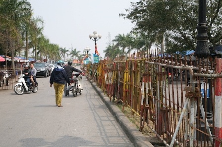 Lập hàng rào sắt, thắt chặt an ninh trước giờ Khai ấn đền Trần - 6