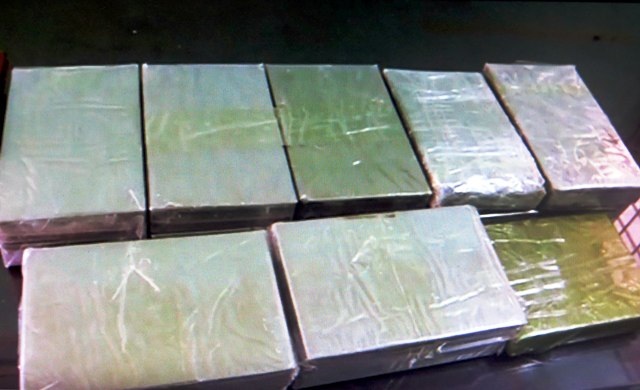 Phá đường dây ma túy trong vỏ bọc buôn gỗ, thu giữ 15 bánh heroin - 1 Tang vật vụ án