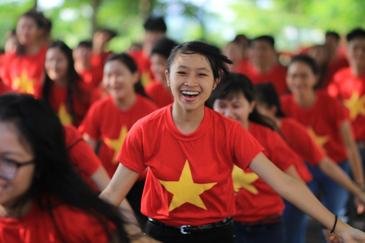 4-cac-sinh-vien-hao-hung-khi-tham-gia-hoat-dong-huong-ve-to-quoc-1440994059299 4-cac-sinh-vien-hao-hung-khi-tham-gia-hoat-dong-huong-ve-to-quoc-1440994059299