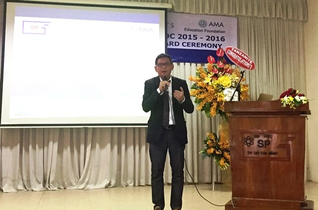 
Giáo sư Dương Nguyên Vũ trong buổi nói chuyện với sinh viên trường ĐH Sư phạm TPHCM mới đây
