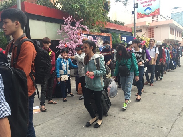 
Số lượng sinh viên được chở miễn phí về quê năm nay tăng hơn mọi năm
