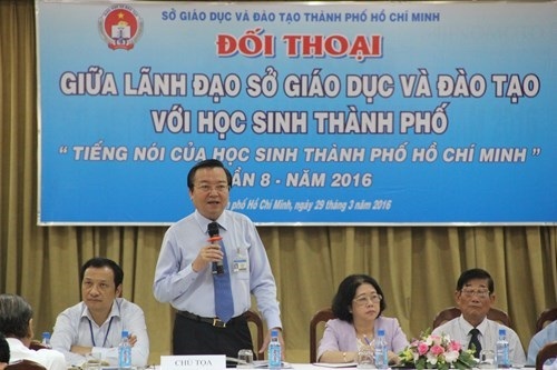 “Hot girl Đường lên đỉnh Olympia” đối thoại với lãnh đạo Sở GD-ĐT - 3
Lãnh đạo Sở GD-ĐT TPHCM trao đổi lại với học sinh