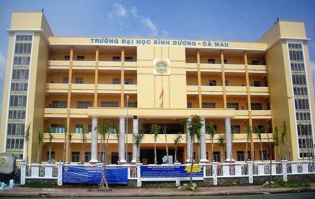 Sinh viên phải học khiêu vũ, guitar trước khi ra trường - 1
Trường ĐH Bình Dương phân hiệu tại Cà Mau, nơi phụ huynh và sinh viên bức xúc việc trường quy định phải học khiêu vũ, guitar trước khi ra trường