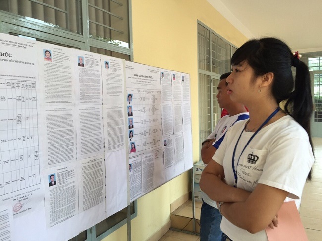 TPHCM: Sinh viên mong muốn các đại biểu trúng cử tận tụy với công việc, vì nhân dân - 3
Sinh viên tại điểm bầu cử ở trường ĐH Giao thông vận tải CS2