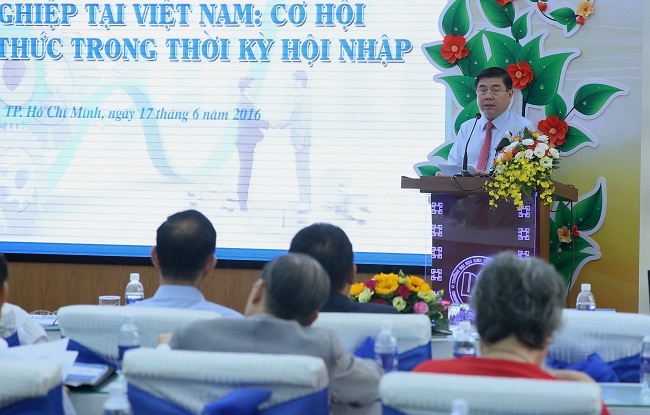 TP.HCM sẽ chi 1.000 tỷ đồng từ ngân sách hỗ trợ giới trẻ khởi nghiệp - 1
Chủ tịch UBND TP.HCM Nguyễn Thành Phong chia sẻ về vấn đề khởi nghiệp cho giới trẻ