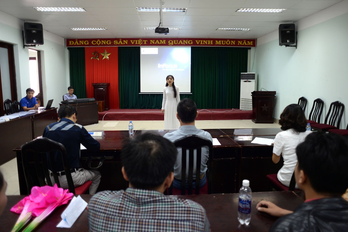 Rộn ràng tranh tài năng khiếu - 2 Mỗi buổi thi có 30 thí sinh dự thi