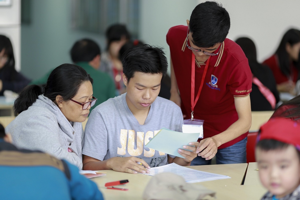 Điểm chuẩn trường ĐH Tài chính –Marketing TP.HCM, ĐH Nguyễn Tất Thành năm 2016 - 1 Nhiều phụ huynh, thí sinh đăng ký xét tuyển tại trường ĐH Nguyễn Tất Thành