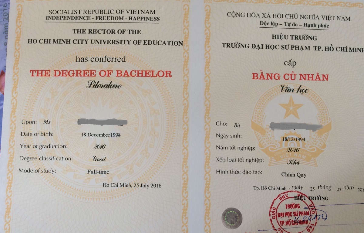 Bằng tốt nghiệp bị in lỗi, sinh viên hoang mang - 1 Bằng cử nhân của sinh viên B.T vừa được trường ĐH Sư phạm TP.HCM cấp