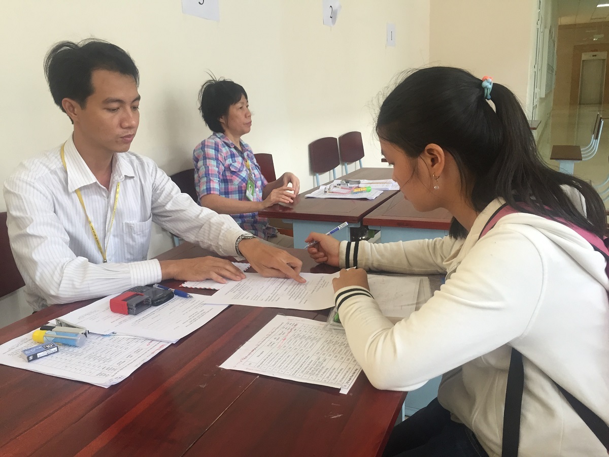Lác đác thí sinh đăng ký trong ngày cuối xét tuyển - 1 Thí sinh Trúc Vy đăng ký xét tuyển tại trường ĐH Y dược TPHCM
