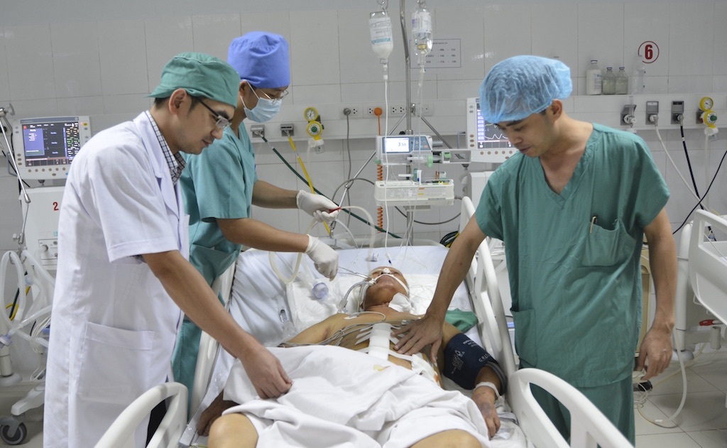 Phẫu thuật thành công ca phình vỡ động mạch chủ tại Nghệ An - 1 Bệnh nhân Hoà đang được hồi sức tích cực sau ca đại phẫu.