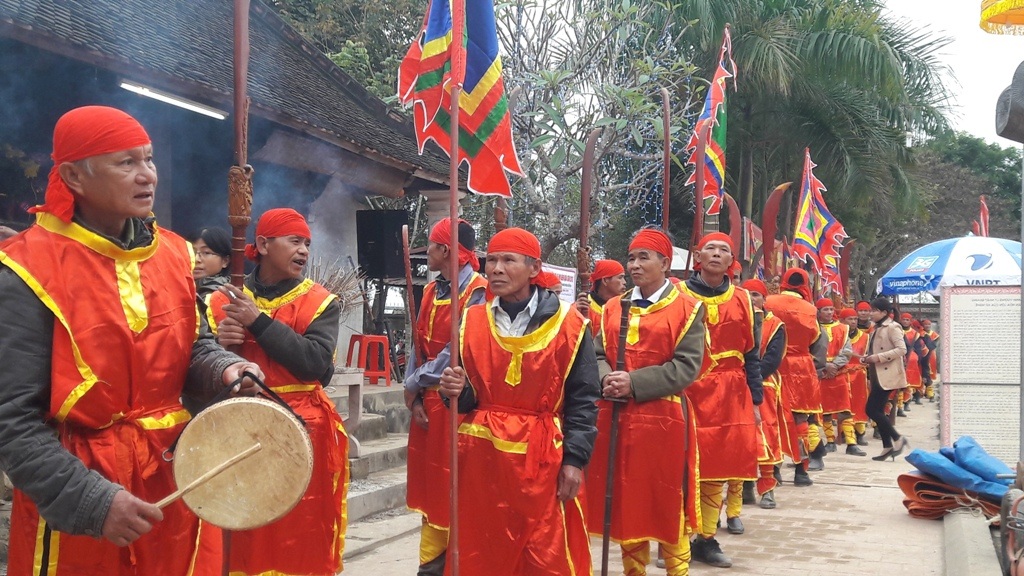 Tưng bừng khai hội đền Quả Sơn - 8 Tưng bừng khai hội đền Quả Sơn - 8