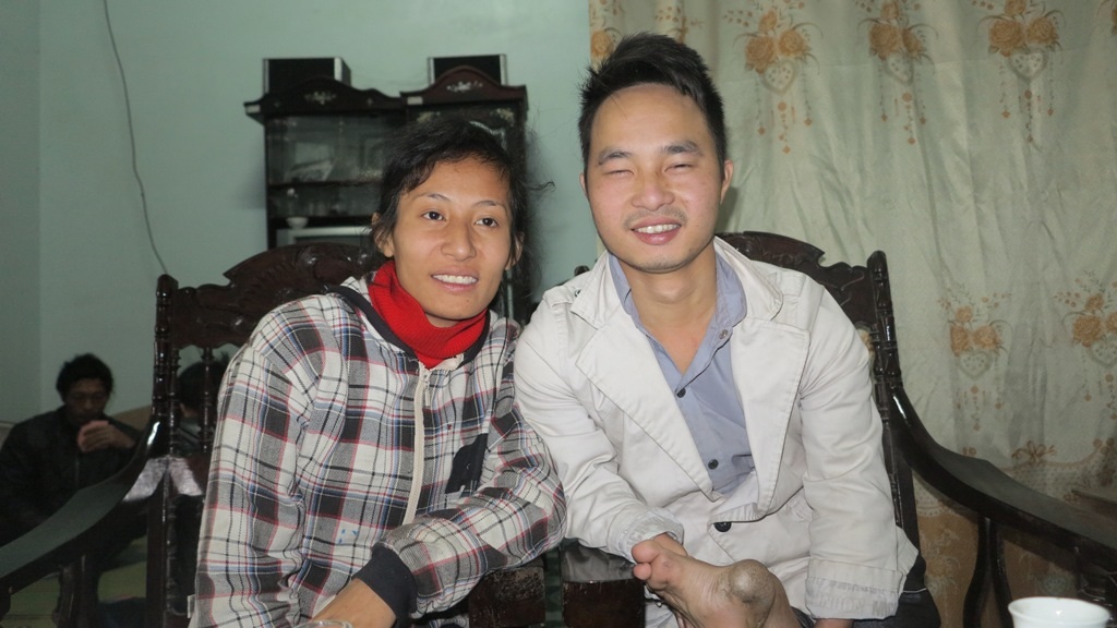 
Anh Quý và chị Giang trải lòng về mối tình vượt ngàn Km và nó cũng chỉ bắt đầu từ một cuộc gọi nhầm số.
