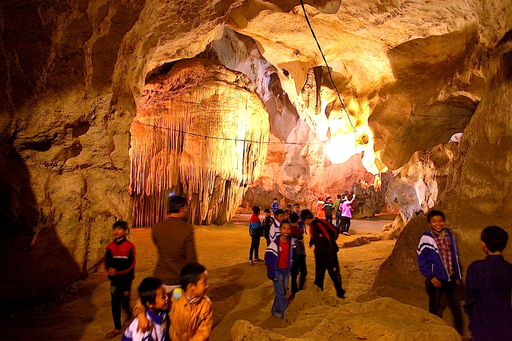 Chiêm ngưỡng vẻ đẹp ngất ngây Hang Bua ở đại ngàn xứ Nghệ - 19 Chiêm ngưỡng vẻ đẹp ngất ngây Hang Bua ở đại ngàn xứ Nghệ - 19
