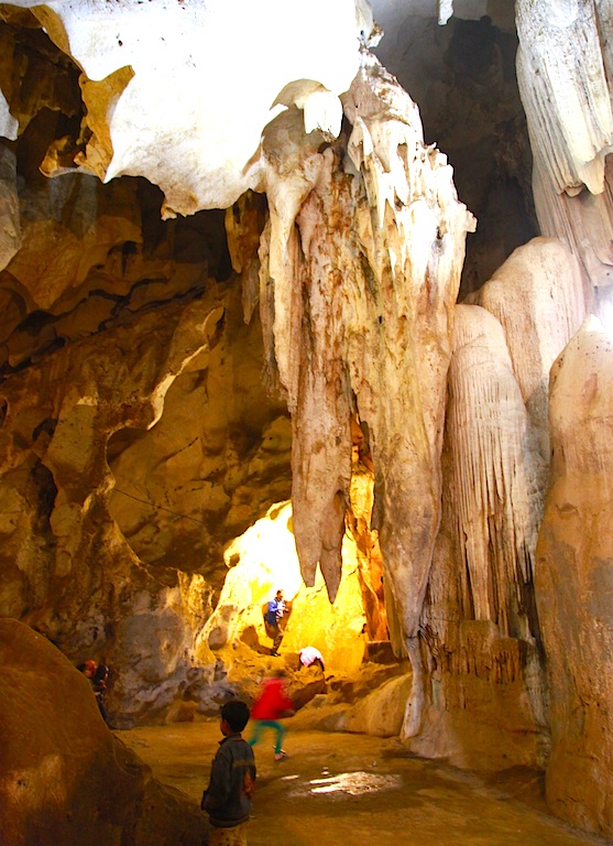Chiêm ngưỡng vẻ đẹp ngất ngây Hang Bua ở đại ngàn xứ Nghệ - 8 Chiêm ngưỡng vẻ đẹp ngất ngây Hang Bua ở đại ngàn xứ Nghệ - 8