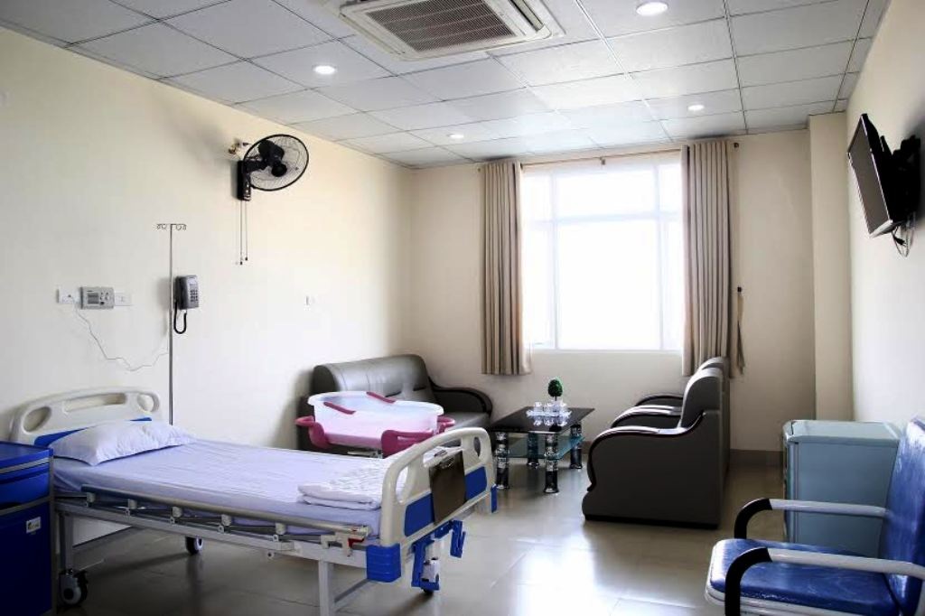 Thêm cơ hội cho người dân được khám chưa bệnh BHYT chất lượng cao - 4 Bệnh viện có thể đáp ứng cho hơn 800 - 1000 lượt khám chữa bệnh mỗi ngày.