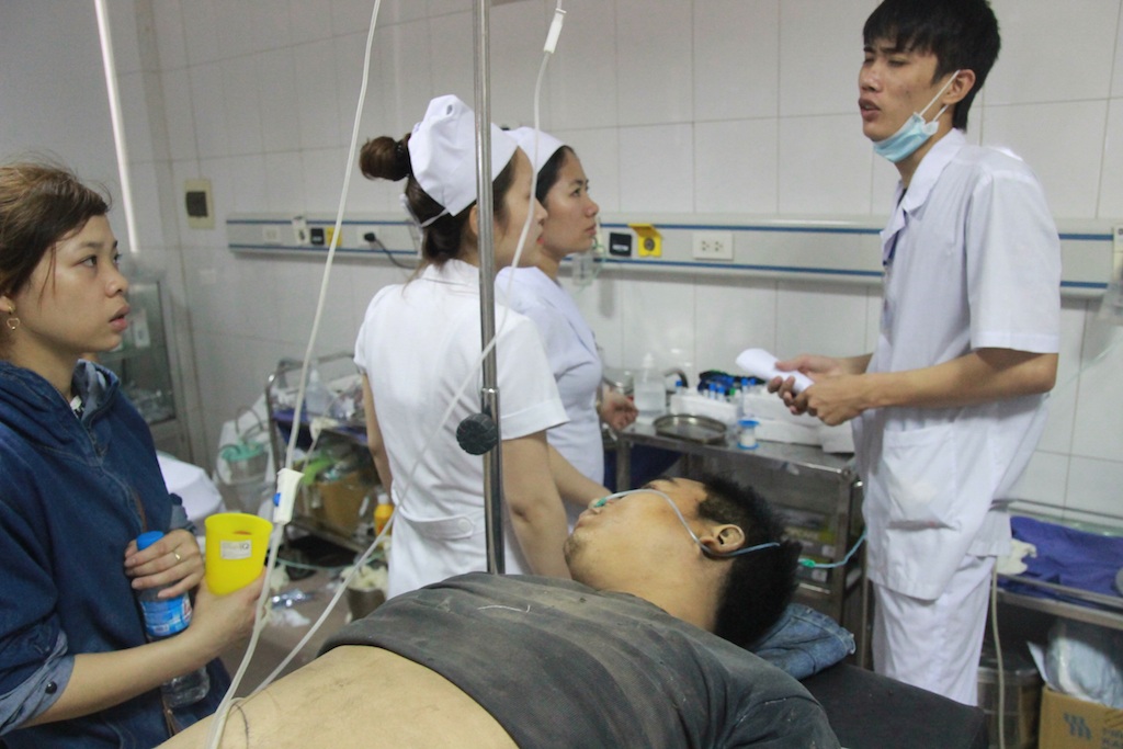 Vụ nổ xe khách 8 người chết: Có xác pháo ở hiện trường? - 10 Bệnh viện 115 cấp cứu nạn nhân Phạm Đình Tú, SN 1988, trú huyện Yên Thành, Nghệ An.