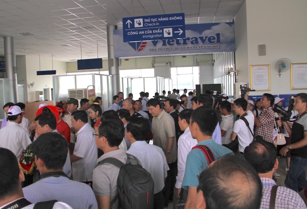 Bay từ Nghệ An đi Thái Lan chỉ mất 1 giờ 30 phút - 2 Rất đông hành khách đặt chỗ và tham gia chuyến bay đầu tiên đi Bangkok vào sáng 8/6.