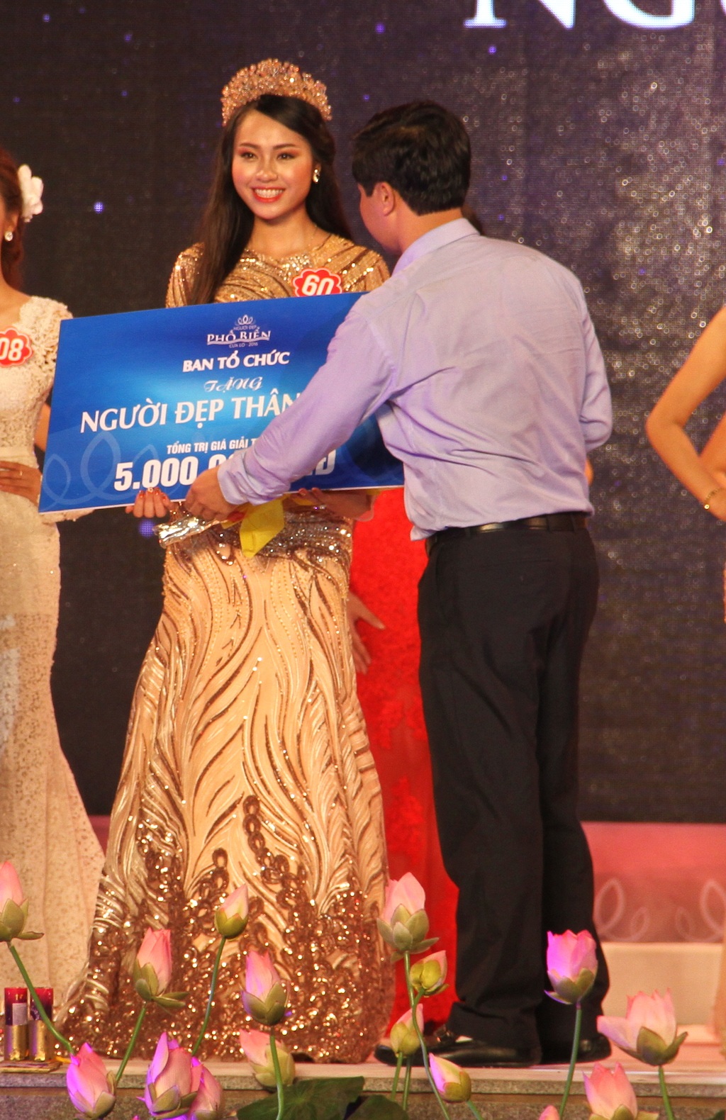 Sinh viên Học viện Hành chính Quốc gia đăng quang "Người đẹp phố biển" - 14 Sinh viên Học viện Hành chính Quốc gia đăng quang "Người đẹp phố biển" - 14