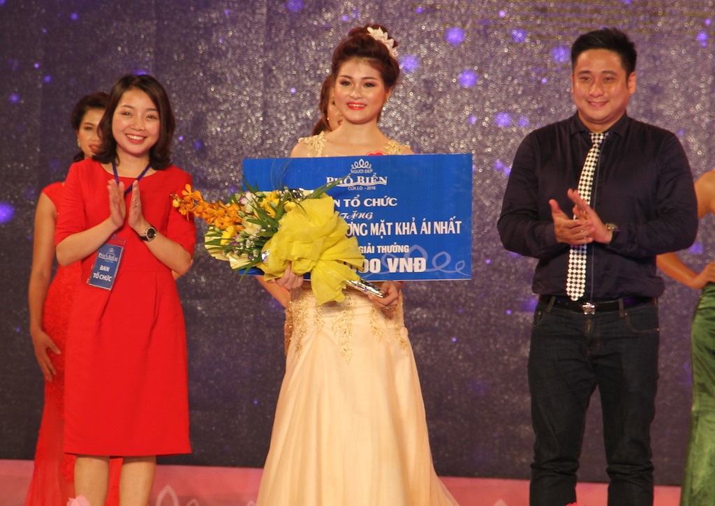 Sinh viên Học viện Hành chính Quốc gia đăng quang "Người đẹp phố biển" - 17 Sinh viên Học viện Hành chính Quốc gia đăng quang "Người đẹp phố biển" - 17