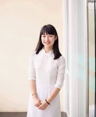 Nữ sinh “bắn liên thanh” 7 thứ tiếng đạt 25,53 điểm thi đại học - 1 Khánh Vy nữ sinh bắn liên thanh 7 thứ tiếng đã đạt được 25,53 điểm trong kỳ thi THPT Quốc gia.