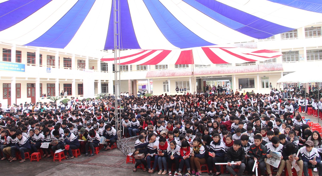 Trường ĐH Vinh áp dụng tuyển sinh theo nhóm ngành - 1 Trường Đại học Vinh sẽ chuyển phương thức tuyển sinh theo ngành sang phương thức tuyển sinh theo nhóm ngành theo tinh thần tự chủ và tự chịu trách nhiệm của các cơ sở giáo dục đại học.