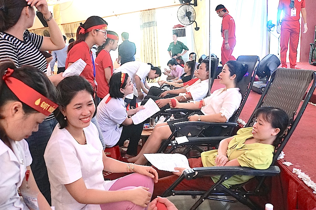 “Giọt hồng xứ Nghệ” kết nối cùng dòng máu Việt - 11 “Giọt hồng xứ Nghệ” kết nối cùng dòng máu Việt - 11