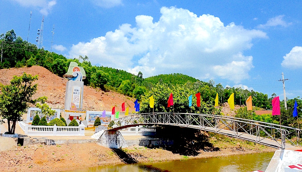 Kênh Nhà Lê đón nhận bằng Di tích Quốc gia - 4
Bộ Văn hóa, Thể thao và Du lịch ra Quyết định công nhận kênh Nhà Lê tại Nghệ An là Di tích lịch sử cấp Quốc gia vừa là niềm vinh dự, tự hào nhưng đồng thời cũng đặt ra một trọng trách mới cho tỉnh Nghệ An làm sao phát huy hiệu quả.