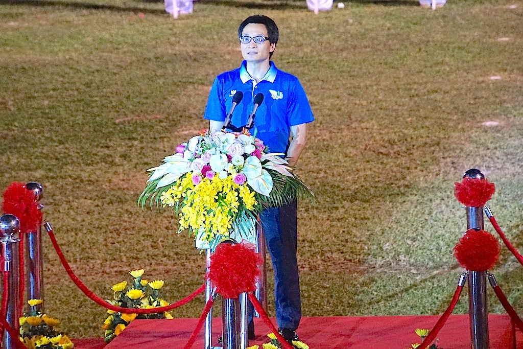 Ông Vũ Đức Đam - Uỷ viên TW Đảng, Phó Thủ tướng Chính phủ Nước CHXHCN Việt Nam phát biểu trong đêm khai mạc.