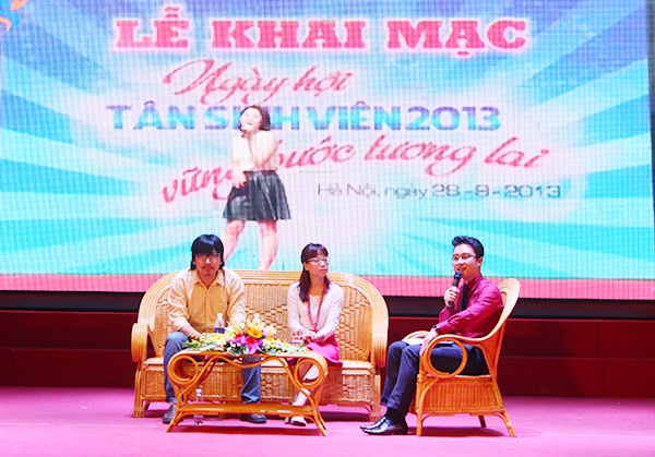 
Talkshow mang chủ đề Sinh viên với mạng xã hội diễn ra trong Ngày hội Tân sinh viên 2015
