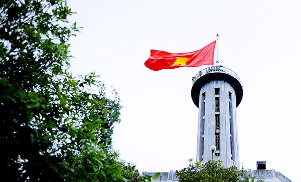 Mùa tam giác mạch Hà Giang đẹp nên thơ qua ống kính phượt thủ - 3 Cột cờ Lũng Cú