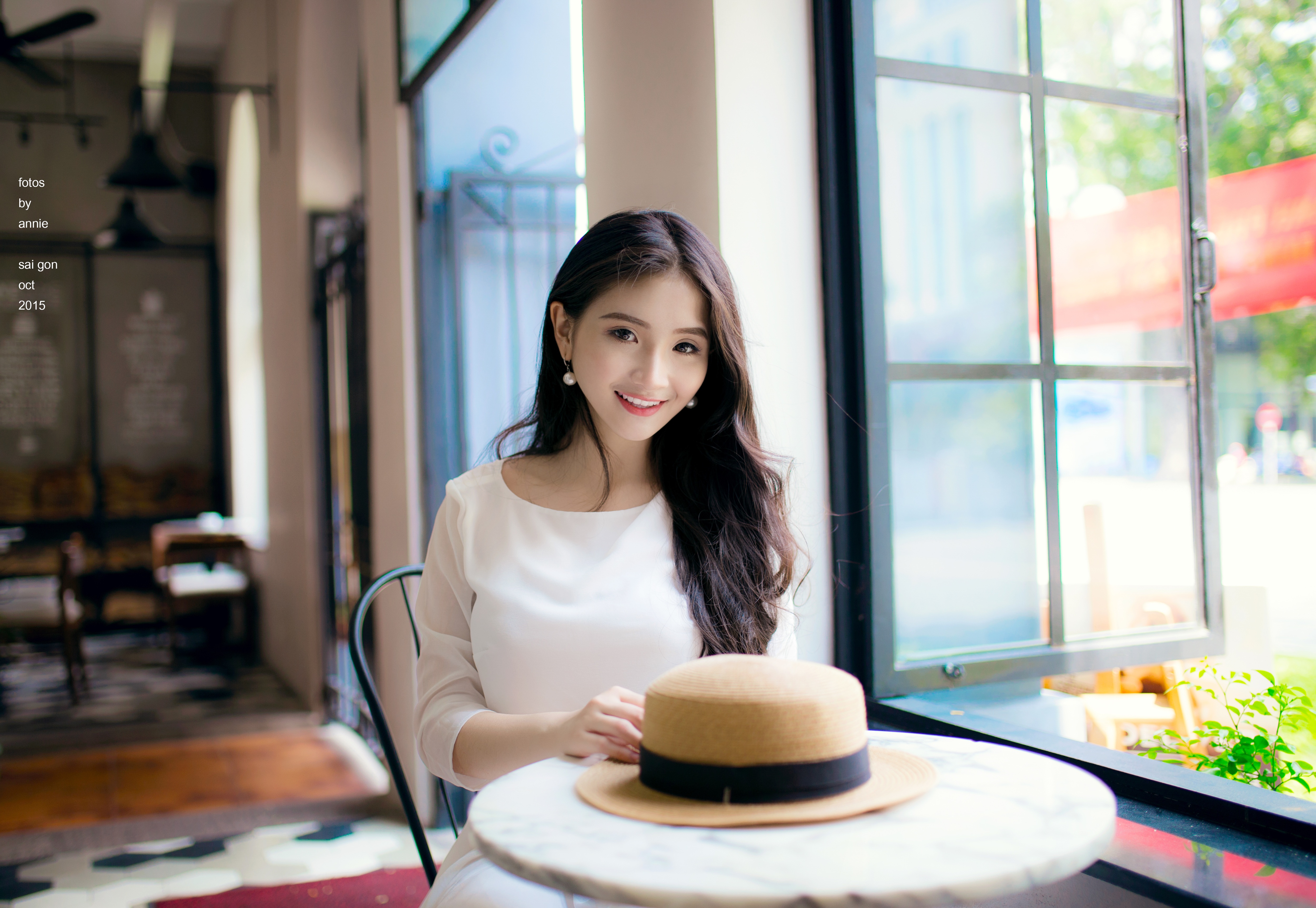 Nữ sinh Sài thành xinh như nữ chính phim ngôn tình - 3 Cô bạn 18 tuổi có phong thái nhẹ nhàng, thanh lịch
