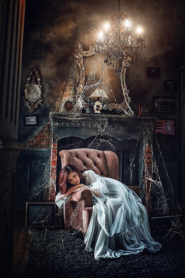 Nữ sinh trường Y tạo dáng xinh đẹp trong ngôi nhà hoang - 3
Đây là bộ ảnh dịp Halloween của nữ sinh trường Y